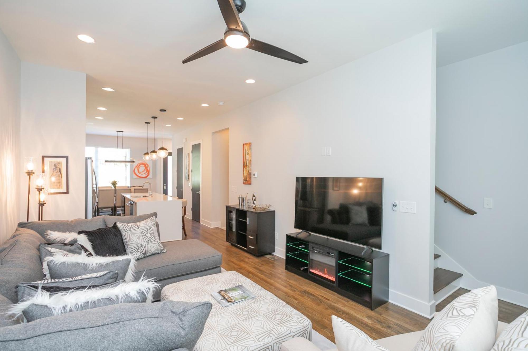 Luxury Townhome Skyline Views Mins To Dt Nashville Exterior foto